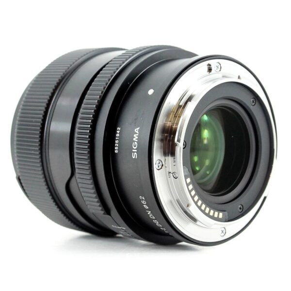 Sigma 65mm f/2 DG DN Contemporary Lens for Sony E - image 3
